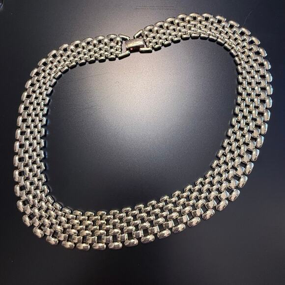 Vintage NAPIER Signed Silver Tone Mesh Collar Necklace - Picture 6 of 9